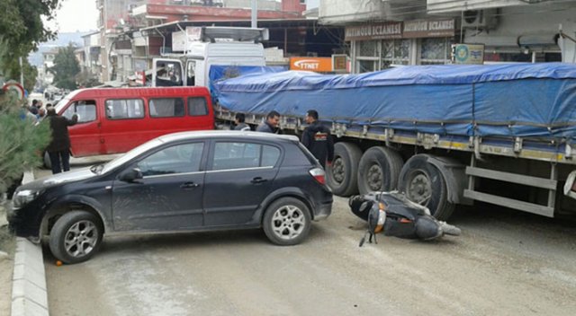 Freni patlayan TIR dehşet saçtı