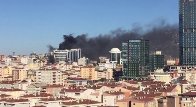 İstanbul’da 8 katlı iş merkezinde yangın