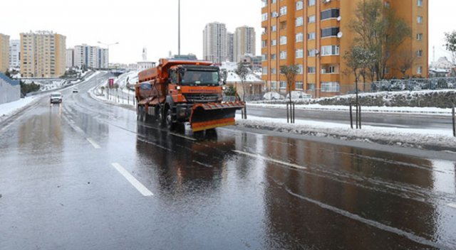 İstanbul’da kırmızı alarm verildi, ekipler kar nöbetinde