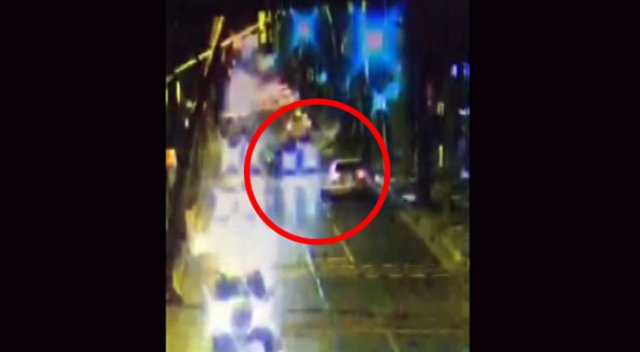 İşte Sinan Çetin'in oğlunun polise çarptığı an!