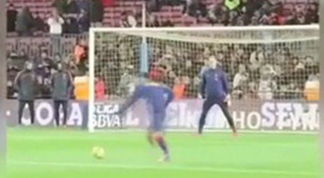 Messi kaleye füze yolladı!