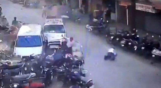 Ambulans dehşet saçtı: 1 ölü, 4 yaralı