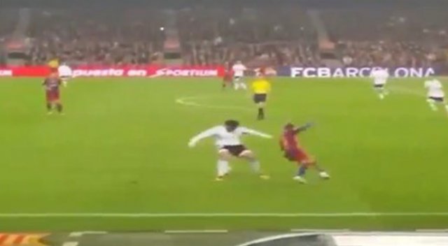 Neymar'dan küçük düşürücü çalım