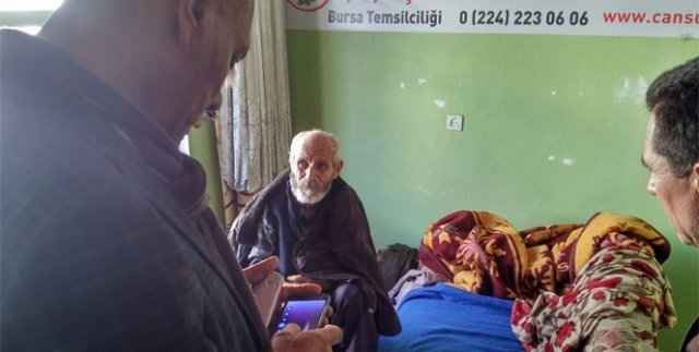 Babalarını eve kilitleyip aç bıraktılar