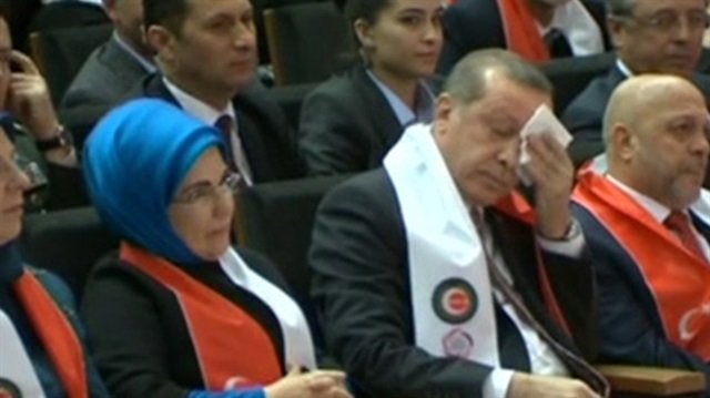 Cumhurbaşkanı Erdoğan gözyaşlarına hakim olamadı