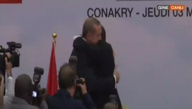 Erdoğan'dan Conde'ye doğum günü jesti