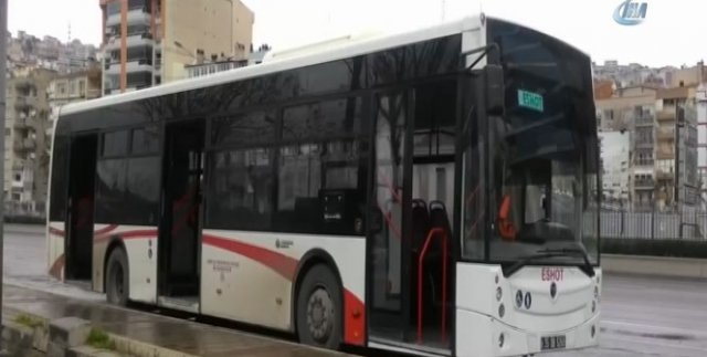 İzmir'de otobüste bomba paniği