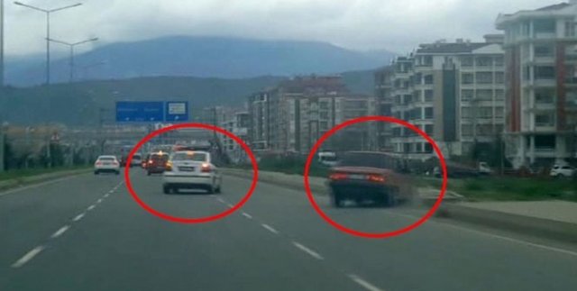 Polisten kaçarken kaza yaptılar