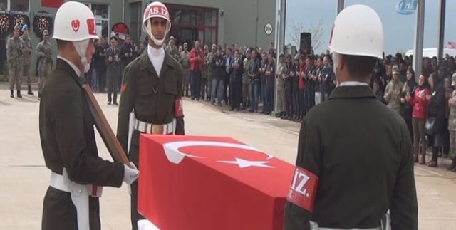Şehit yüzbaşı için tören düzenlendi