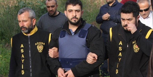 Vahşi cinayeti işleyip canlı yayına çıktı