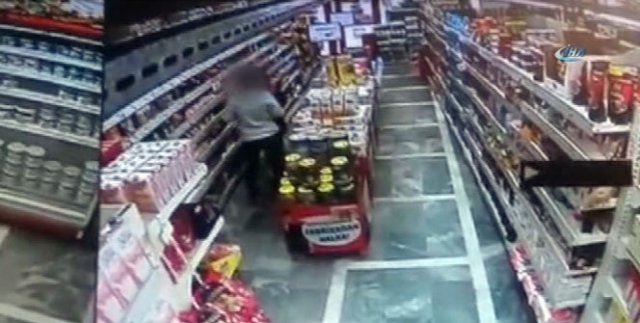 Yiyecek çalan çocuk hırsızlar kamerada
