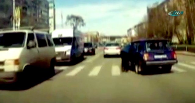 Araç, akan trafikte sahibinden kaçtı.