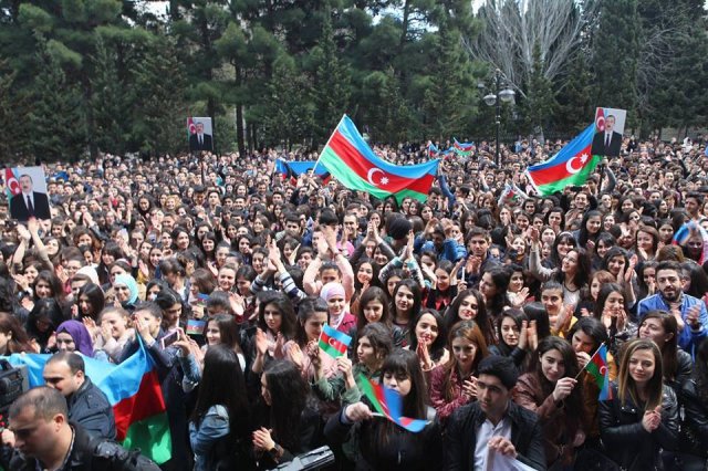 Azerbaycanlı öğrenciler tek ses: "Karabağ bizimdir, bizim kalacak"