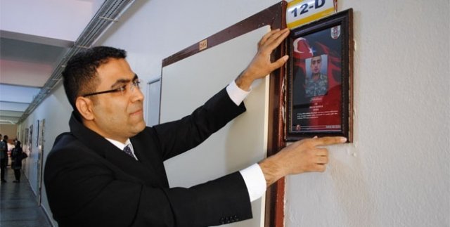 Bütün sınıflara şehitlerin isimleri verildi