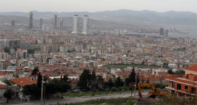 En büyük deprem riski İzmir'de