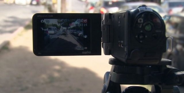 Kayıtta bırakılan kamera polisi alarma geçirdi