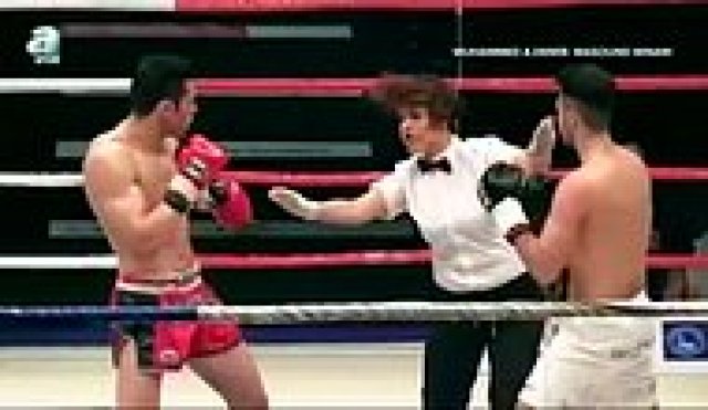 Kick boks karşılaşmasında Türk kadın hakeme yumruk