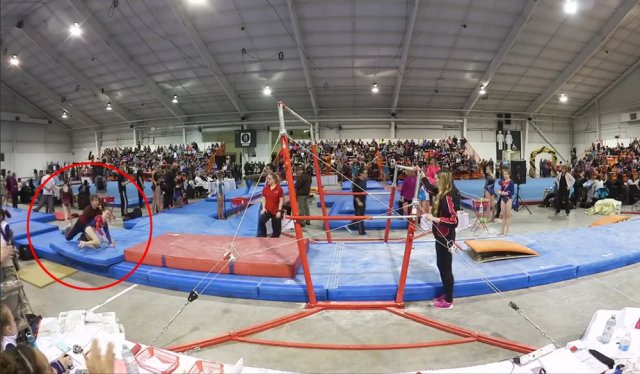 Küçük sporcuyu antrenörünün dikkati kurtardı görseli