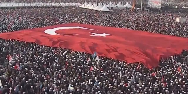 New York Türk Dayanışma Platformu'ndan yürekleri titreten tanıtım videosu