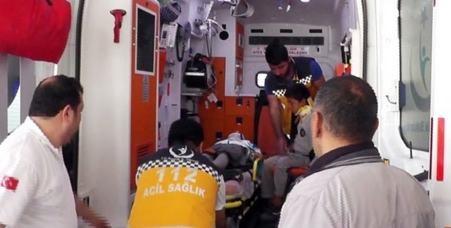 Öğrenci servisi takla attı: 18 yaralı