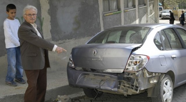 Önce arabasına çarptılar, sonra ise...