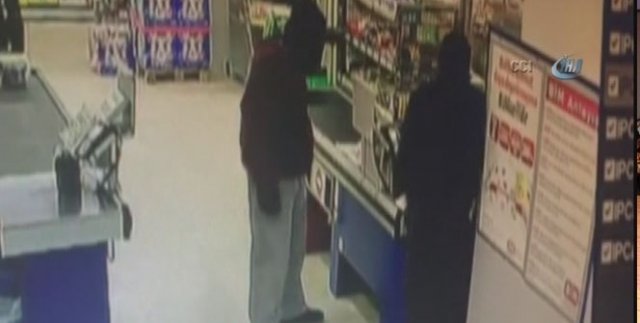 Sultangazi’de maskeli ve silahlı market soygunu