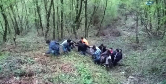 Traktör ile uçuruma yuvarlandı: 1 ölü
