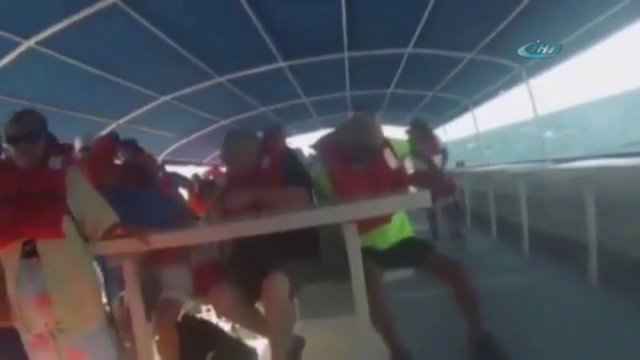 Tur gemisi alabora oldu