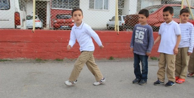 8 yaşındaki Arda’dan asker ve polise teşekkür