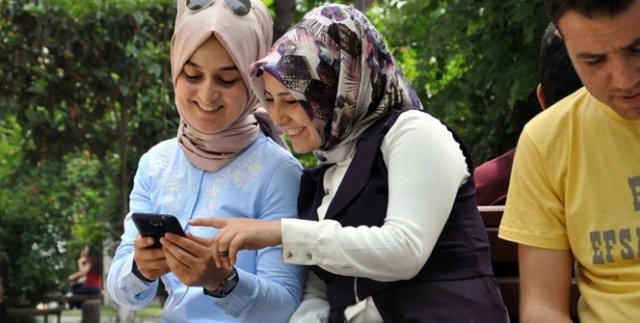 Akıllı banklar öğrencilerin yüzünü güldürdü