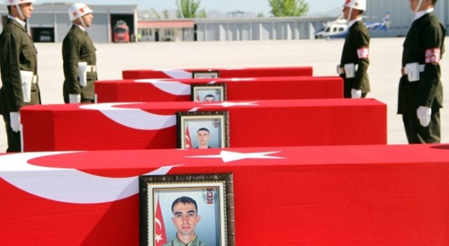 Aktütün şehitleri için Van'da tören düzenlendi