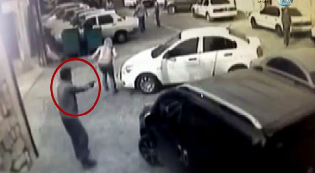 İki kişinin vurulma anı kamerada