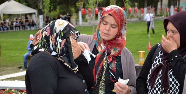 Soma faciasının yıl dönümünde göz yaşları sel oldu