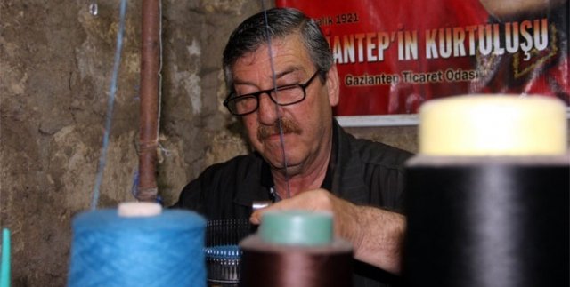 Asırlık çorap makinesiyle geçim savaşı