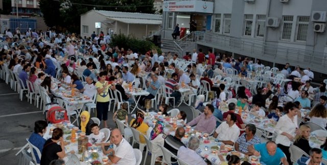 Bayrampaşa'da bereket sofrası