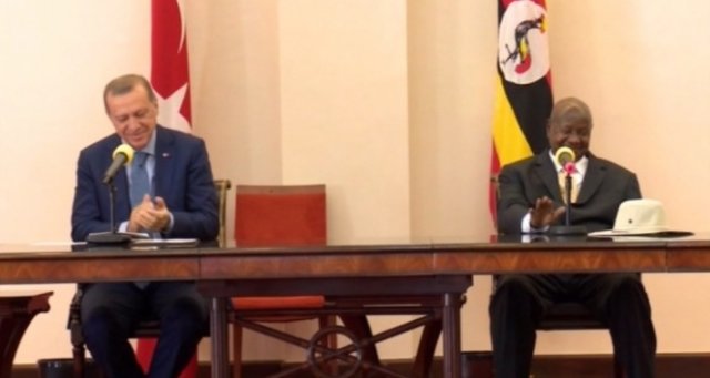 Cumhurbaşkanı Erdoğan Ugandalı mevkidaşını böyle güldürdü