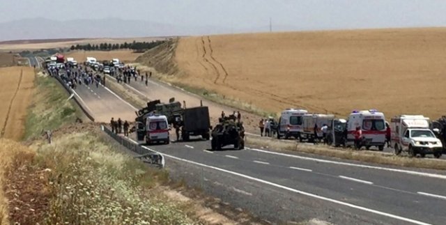 Diyarbakır’da askeri araca bombalı saldırı: 8 asker yaralı
