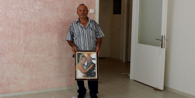 Hırsız sandı, karısı çıktı