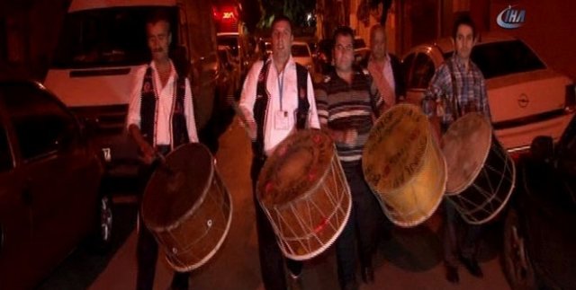 İstanbul sahura davul sesleri ile uyandı