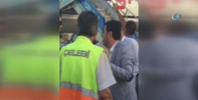 Uçağın motoru havada  durdu