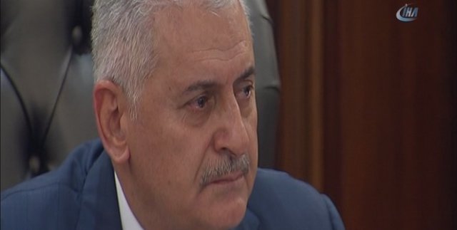 Başbakan gözyaşlarını tutamadı