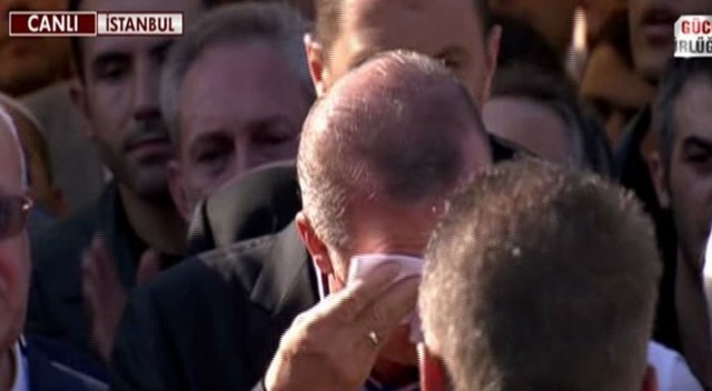 Cumhurbaşkanı Erdoğan cenazede ağladı