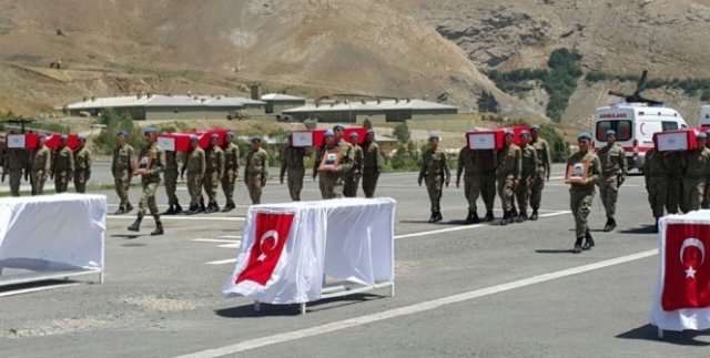 Hakkari şehitlerine uğurlama töreni