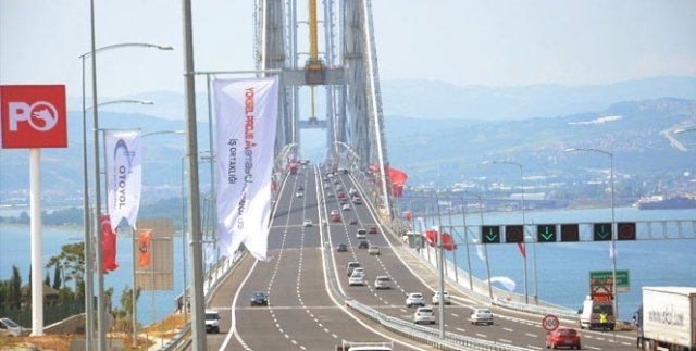 Osmangazi Köprüsü’nde yoğunluk giderek artıyor