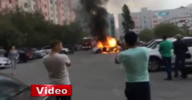 Alev alan araç böyle patladı