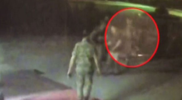 Astsubay Ömer Halisdemir'in Semih Terzi'yi vurduğu an