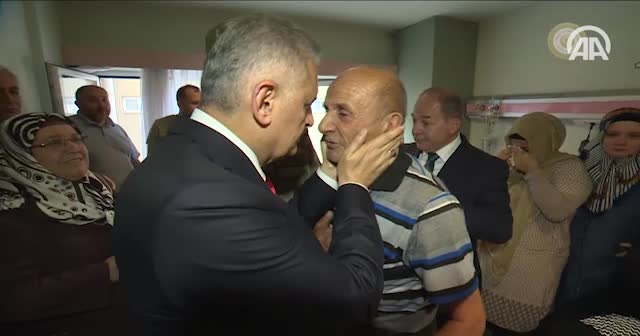 Başbakan Elazığ'da gazileri ziyaret Etti, gözyaşları sel oldu