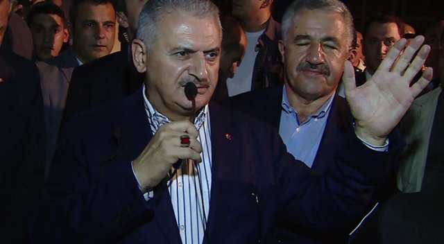 Başbakan Yıldırım’dan Çengelköy Polis Merkezine ziyaret