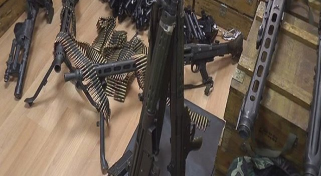 Darbe girişimde ele geçirilen silah ve bombalar sergilendi