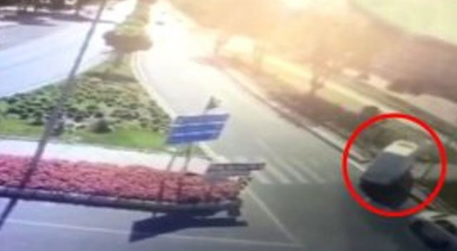 Elazığ Emniyet Müdürlüğü'ne saldırı anı kamerada
